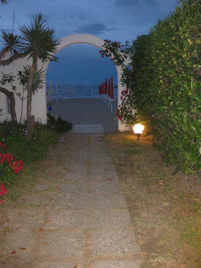 Hotel Silvi Silvi Marina Exteriör bild
